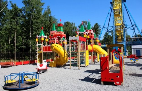 На детских площадках в Центральном парке Йошкар-Олы заменят покрытие