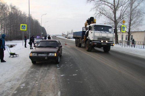 Сегодня утром в пригороде Йошкар-Олы под машину попали двое детей