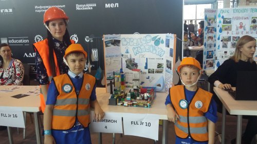 Йошкар-олинские школьники привезли победу с фестиваля «Робофест-2018»
