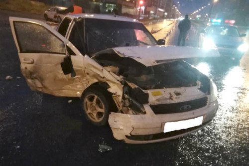 Пьяный водитель стал виновником аварии на перекрестке в заречной части Йошкар-Олы