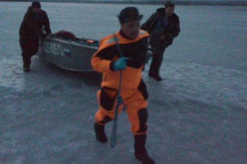 Спасатели извлекли из реки Волги в районе села Сидельниково тело погибшего рыбака