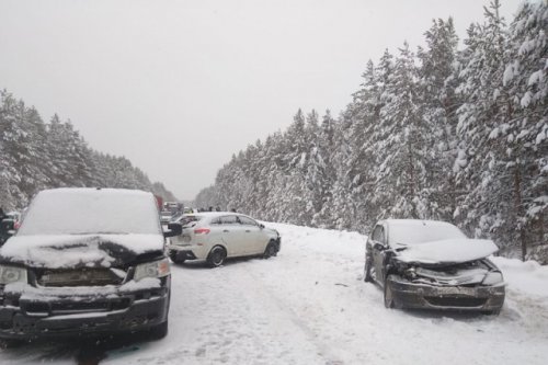 Массовое ДТП произошло сегодня в Волжском районе в условиях снегопада
