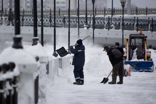 Более пятидесяти единиц техники задействовано сегодня днём на уборке снега в Йошкар-Оле