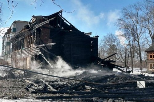 За последние шесть дней в городе Волжске сгорело пять расселённых деревянных домов