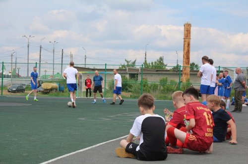 В Йошкар-Оле на берегу Малой Кокшаги появилась современная спортивная площадка